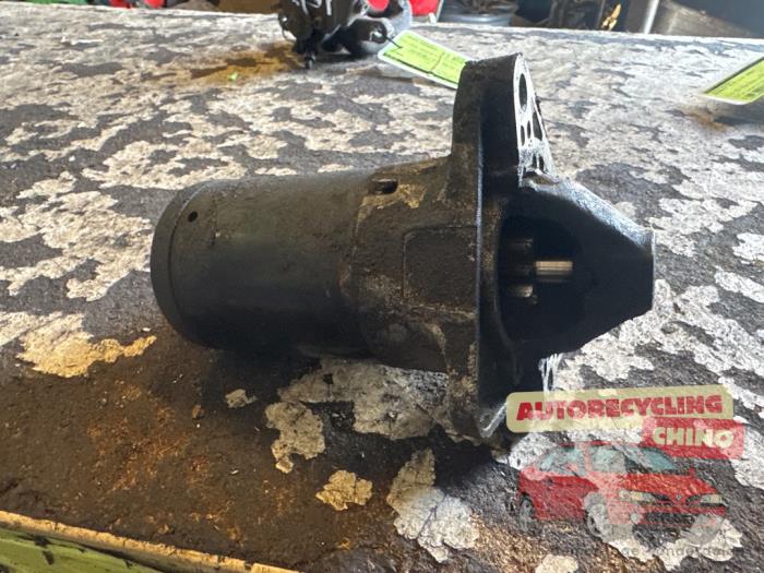 Begagnade Startmotor Renault Clio III (BR/CR) 1.6 16V Pris € 35,00 Marginaltabell erbjuds av Autorecycling Chino B.V.