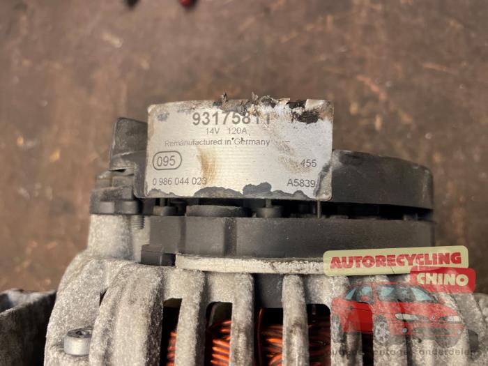 Dynamo van een Opel Vectra C GTS 2.2 DIG 16V 2007
