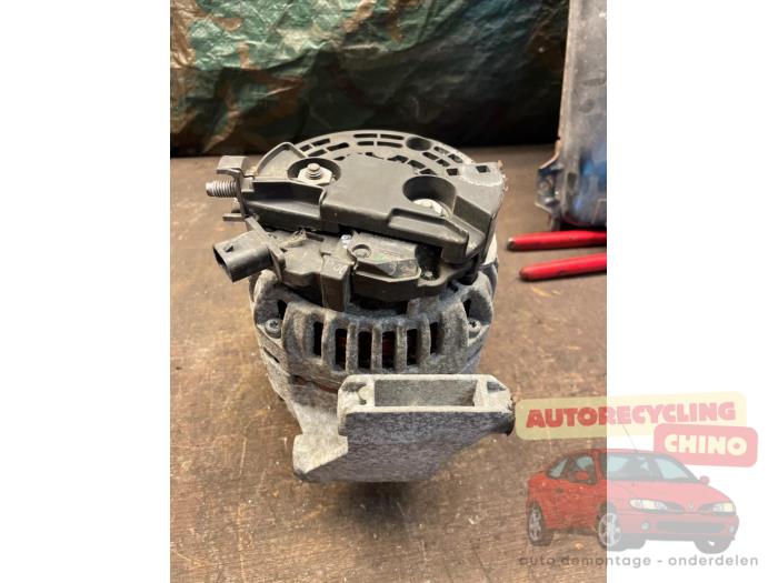 Dynamo van een Opel Vectra C GTS 2.2 DIG 16V 2007