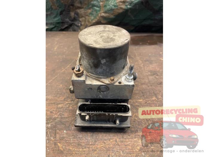 Usagé Pompe ABS Mitsubishi Colt (Z2/Z3) 1.1 12V Prix € 70,00 Règlement à la marge proposé par Autorecycling Chino B.V.