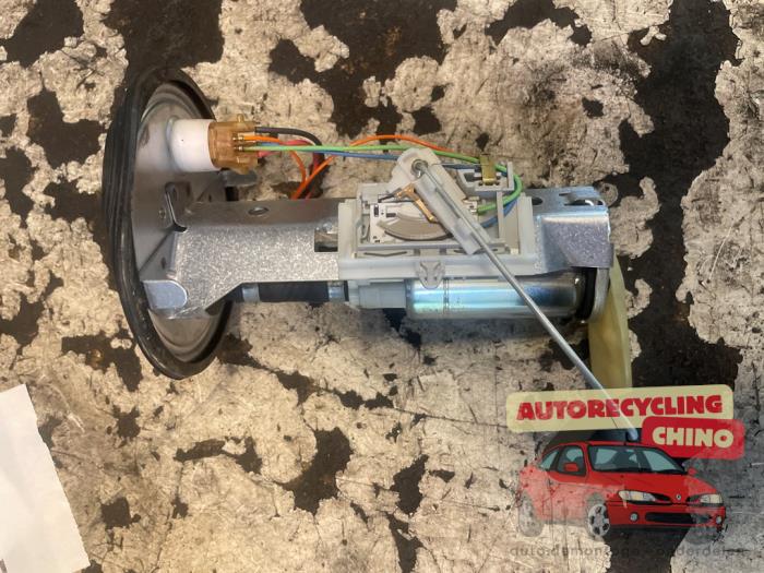 Usagé Pompe essence Ford StreetKa 1.6i Prix € 45,00 Règlement à la marge proposé par Autorecycling Chino B.V.