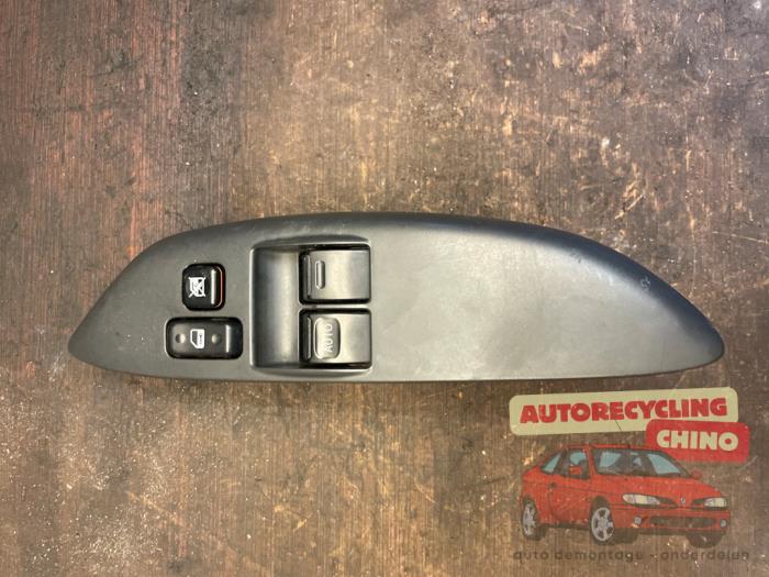 Usados Interruptor de ventanilla eléctrica Toyota Yaris (P1) 1.3 16V VVT-i Precio € 35,00 Norma de margen ofrecido por Autorecycling Chino B.V.