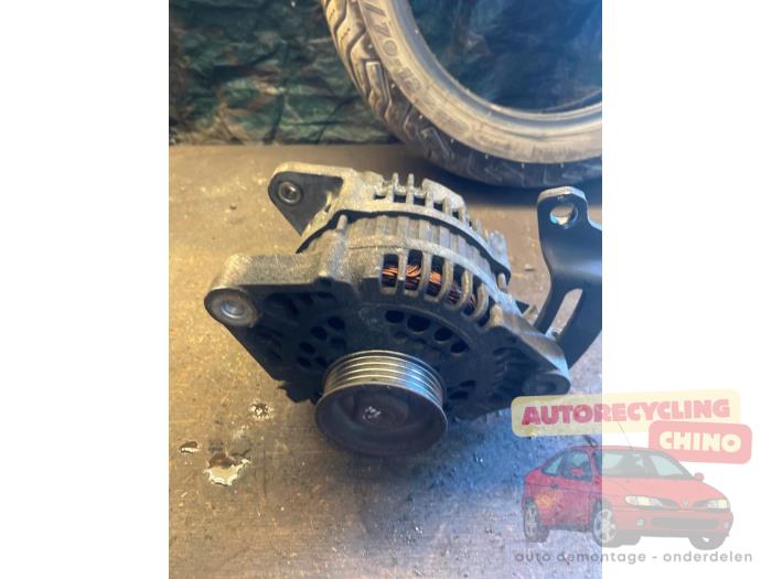 Gebrauchte Dynamo Nissan Vanette (C23) 1.6 E/Cargo 16V Preis € 50,00 Margenregelung angeboten von Autorecycling Chino B.V.