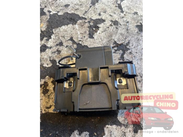 Używane Stacyjka + Kluczyk Renault Scénic II (JM) 1.6 16V Cena € 40,00 Procedura marży oferowane przez Autorecycling Chino B.V.