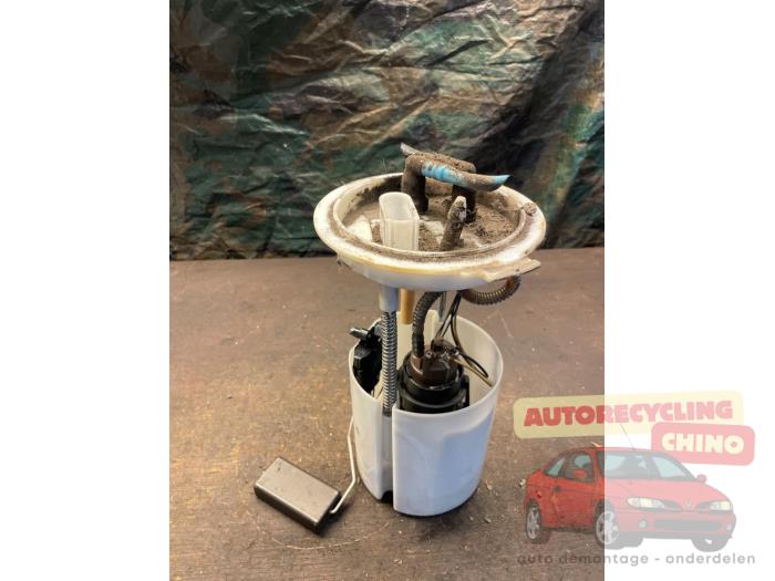 Gebrauchte Benzinpumpe Seat Leon (1P1) 1.6 Preis € 50,00 Margenregelung angeboten von Autorecycling Chino B.V.