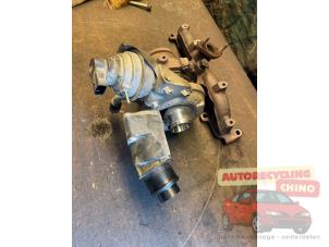 Turbo van een Volkswagen Transporter T5 2.0 TDI DRF 2012