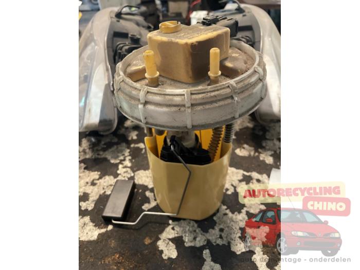 Usagé Pompe diesel Opel Corsa D 1.3 CDTi 16V ecoFLEX Prix € 75,00 Règlement à la marge proposé par Autorecycling Chino B.V.