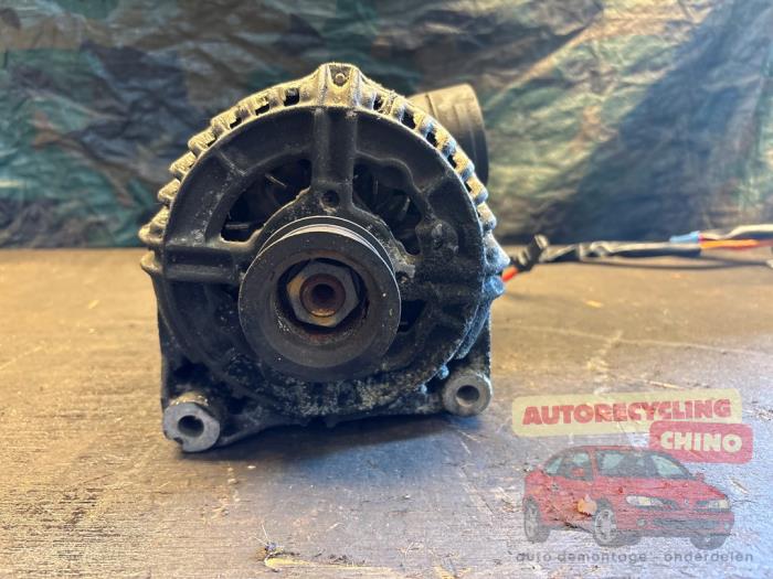 Begagnade Dynamo BMW 3 serie (E46/4) 320i 24V Pris € 50,00 Marginaltabell erbjuds av Autorecycling Chino B.V.