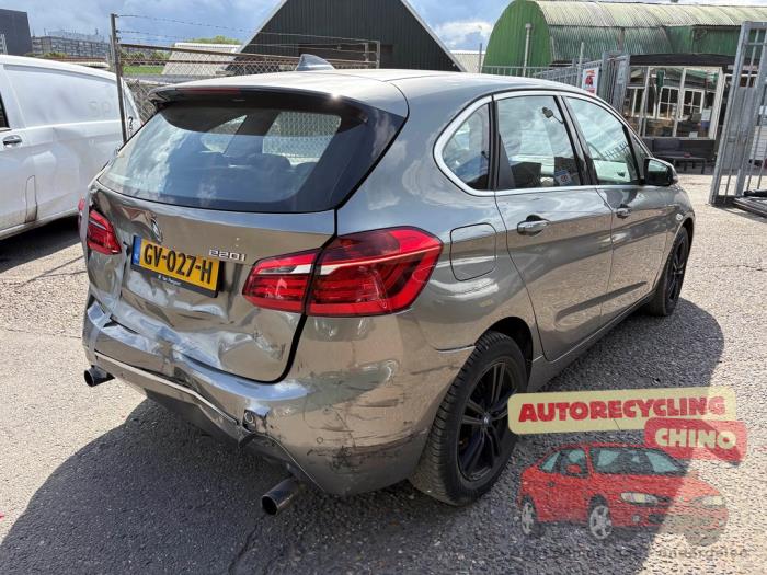 Usados Ventanilla triangular derecha detrás BMW 2 serie Active Tourer (F45) 220i 2.0 TwinPower Turbo 16V Precio € 100,00 Norma de margen ofrecido por Autorecycling Chino B.V.