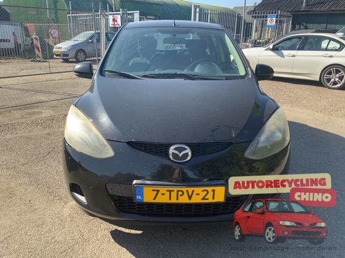 Usados Panel frontal Mazda 2 (DE) 1.3 16V S-VT Precio € 75,00 Norma de margen ofrecido por Autorecycling Chino B.V.