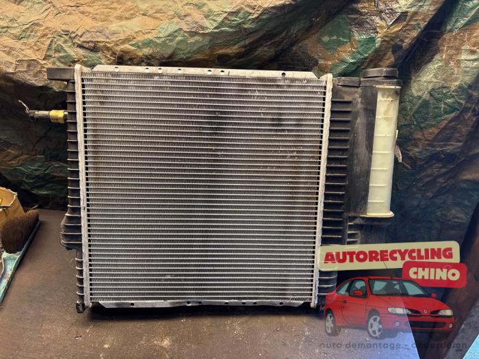 Gebrauchte Kühler BMW 3 serie Compact (E36/5) 318Ti 1.8 16V Preis € 75,00 Margenregelung angeboten von Autorecycling Chino B.V.