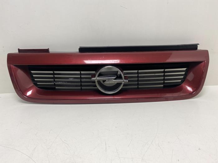 Begagnade Grill Opel Vectra A (86/87) 1.8 i Pris på förfrågan erbjuds av CASPER BV