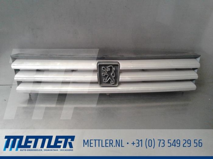 Używane Grill Peugeot 309 Cena na żądanie oferowane przez CASPER BV