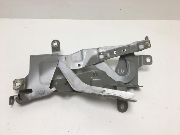 Gebrauchte Scharnier- Set Renault Clio IV (5R) 0.9 Energy TCE 90 12V Preis auf Anfrage angeboten von CASPER BV
