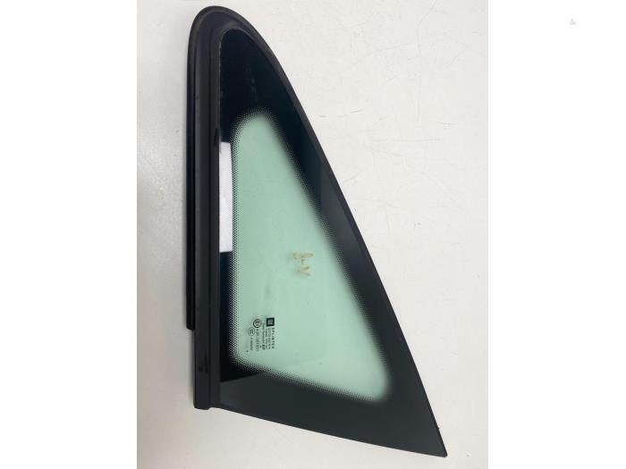 Usados Ventanilla triangular izquierda delante Opel Zafira (M75) 1.9 CDTI 16V Precio de solicitud ofrecido por CASPER BV