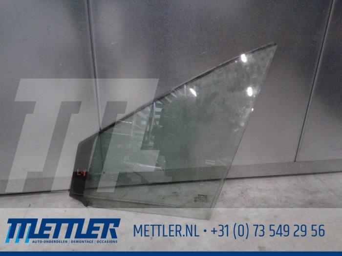 Usados Ventanilla triangular izquierda delante Renault Scénic II (JM) 1.9 dCi 120 Precio de solicitud ofrecido por CASPER BV