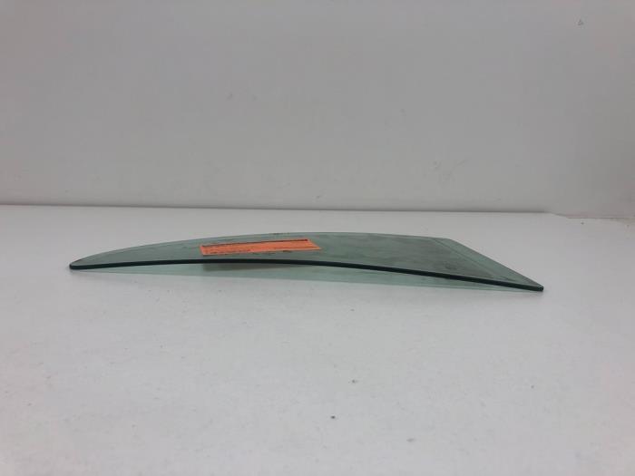 Usados Ventanilla triangular izquierda detrás Opel Astra G Caravan (F35) Precio de solicitud ofrecido por CASPER BV