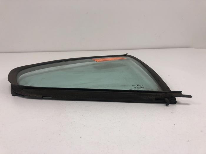 Usados Ventanilla triangular derecha detrás BMW 3 serie (E36/4) 318i Precio de solicitud ofrecido por CASPER BV