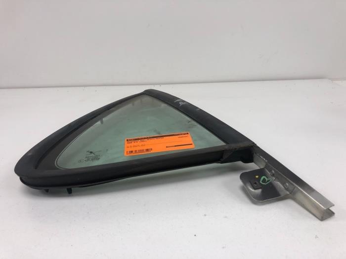 Usados Ventanilla triangular derecha detrás Saab 9-5 Estate (YS3E) 2.0t 16V Precio de solicitud ofrecido por CASPER BV