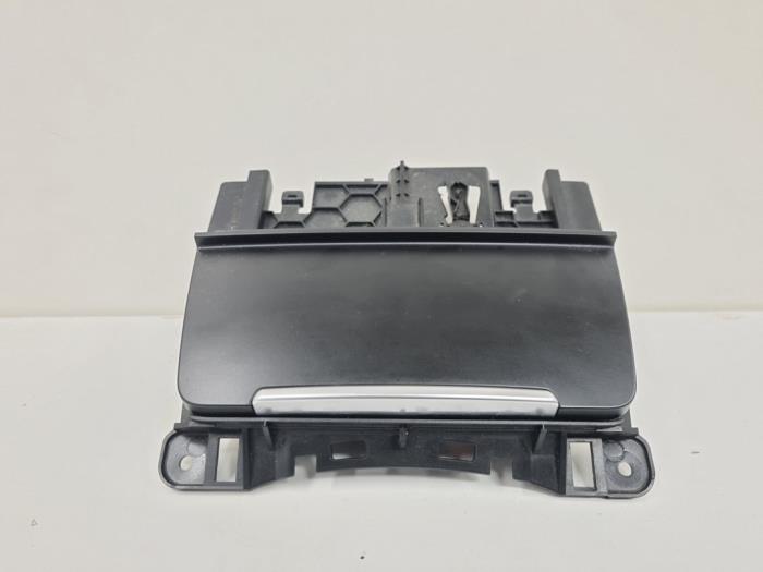 Begagnade Askkopp, fram Audi A4 Avant (B8) 1.8 TFSI 16V Pris € 4,00 Marginaltabell erbjuds av GEJO Revisie & Onderdelen BV