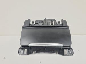 Usagé Cendrier avant Audi A4 Avant (B8) 1.8 TFSI 16V Prix € 9,99 Règlement à la marge proposé par GEJO Revisie & Onderdelen BV