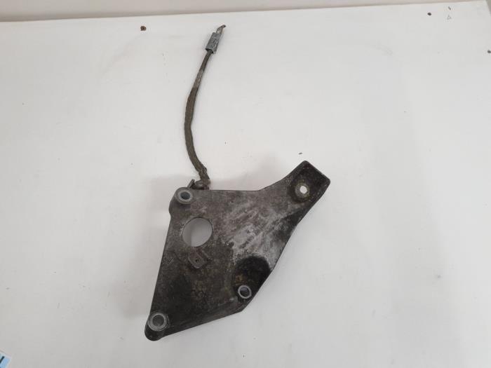 Used Engine mount BMW 1 serie (F20) 116d 2.0 16V Price € 16,00 Margin scheme offered by GEJO Revisie & Onderdelen BV