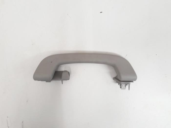 Begagnade Handtag BMW 1 serie (F20) 116d 2.0 16V Pris € 8,00 Marginaltabell erbjuds av GEJO Revisie & Onderdelen BV