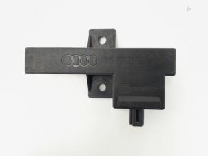 Usados Entrada sin llave-Antenne Audi S6 Avant (C7) 4.0 V8 TFSI Precio € 6,00 Norma de margen ofrecido por GEJO Revisie & Onderdelen BV