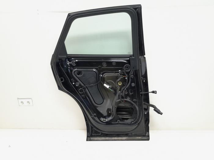 Tür 4-türig links hinten van een Audi Q3 (8UB/8UG) 1.4 TFSI 16V 2016