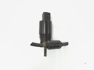Used Windscreen washer pump Mini Mini (R56) 1.6 16V Cooper Price € 9,99 Margin scheme offered by GEJO Revisie & Onderdelen BV
