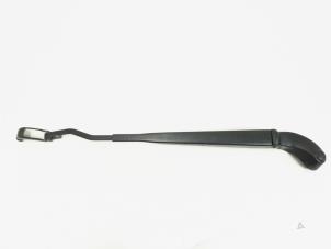 Used Front wiper arm Mini Mini (R56) 1.6 16V Cooper Price € 13,99 Margin scheme offered by GEJO Revisie & Onderdelen BV