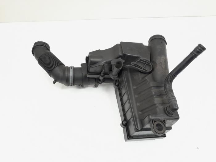 Gebrauchte Luftfiltergehäuse Volkswagen Passat Variant (3C5) 2.0 TDI 16V 140 Preis € 25,00 Margenregelung angeboten von GEJO Revisie & Onderdelen BV