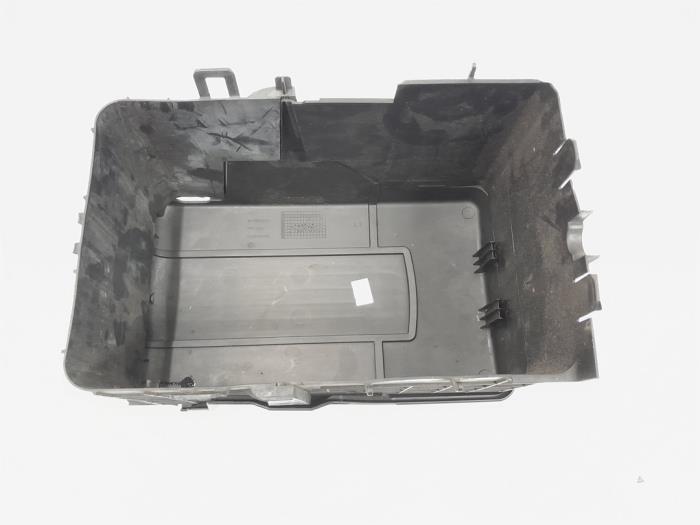 Battery box from a Volkswagen Passat Variant (3C5) 2.0 TDI 16V 140 2005