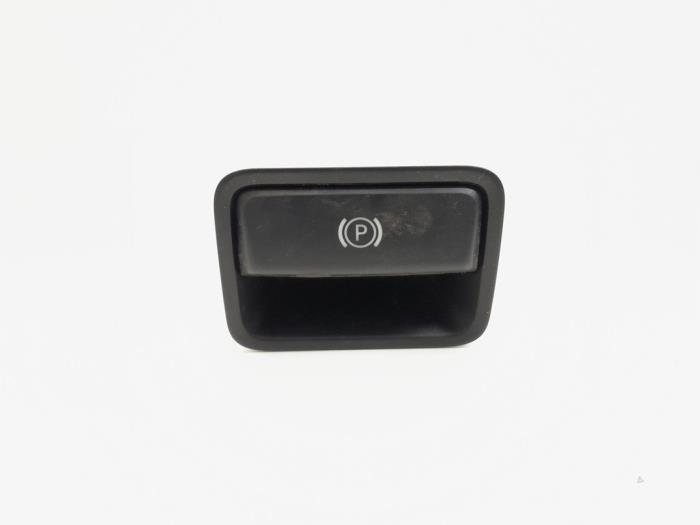 Gebrauchte Handbremse Schalter Mercedes A (W176) 2.0 A-250 Turbo 16V Preis € 2,25 Margenregelung angeboten von GEJO Revisie & Onderdelen BV