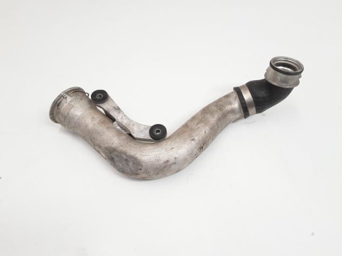 Gebrauchte Intercooler Rohr Volkswagen Transporter T5 2.5 TDi Preis € 19,00 Margenregelung angeboten von GEJO Revisie & Onderdelen BV