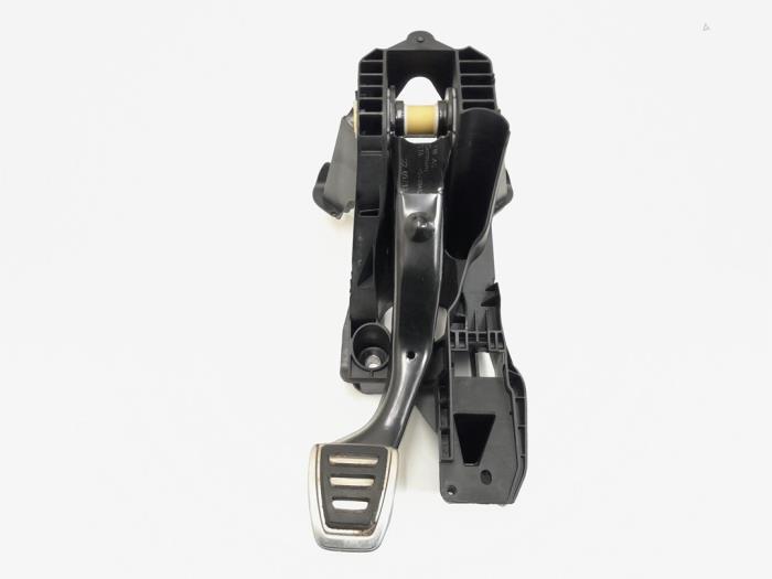 Brake pedal from a Volkswagen Golf VII (AUA) 2.0 GTD 16V 2013