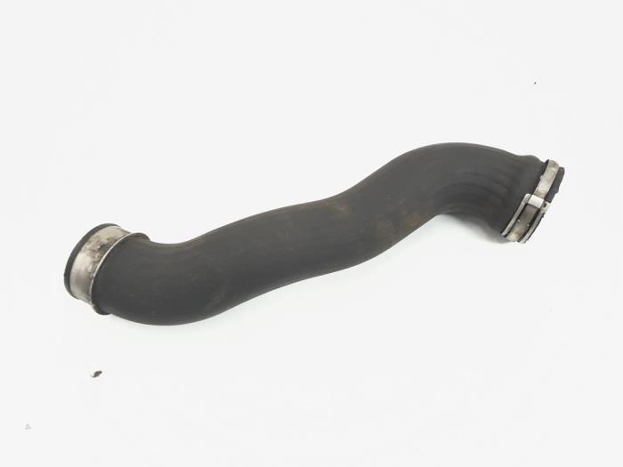 Gebrauchte Intercooler Schlauch Mercedes C Estate (S204) 2.2 C-200 CDI 16V . Preis € 17,00 Margenregelung angeboten von GEJO Revisie & Onderdelen BV
