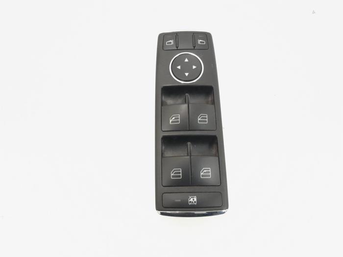 Używane Przelacznik combi okienny Mercedes C Estate (S204) 2.2 C-200 CDI 16V . Cena € 24,99 Procedura marży oferowane przez GEJO Revisie & Onderdelen BV