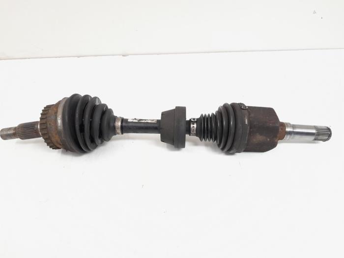 Front drive shaft, left from a Saab 9-5 Estate (YS3E) 2.0t 16V 2006