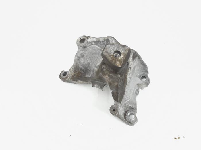 Used Engine mount Audi S6 Avant (C7) 4.0 V8 TFSI Price € 9,00 Margin scheme offered by GEJO Revisie & Onderdelen BV