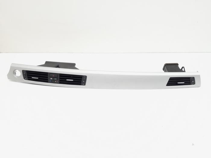 Dashboard decoration strip from a BMW 3 serie Touring (E91) 318d 16V 2010