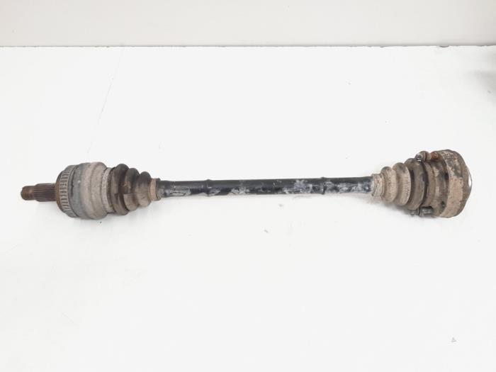 Drive shaft, rear right from a BMW 3 serie Touring (E91) 318d 16V 2010