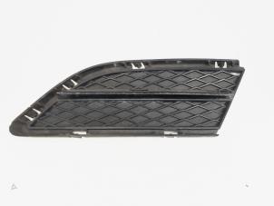 Usagé Pare-chocs grille BMW 3 serie Touring (E91) 318d 16V Prix € 19,99 Règlement à la marge proposé par GEJO Revisie & Onderdelen BV