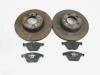 Brake disc + block front from a BMW 3 serie Touring (E91), 2004 / 2012 318d 16V, Combi/o, Diesel, 1.995cc, 105kW (143pk), RWD, N47D20A; N47D20C, 2007-09 / 2012-06 2010