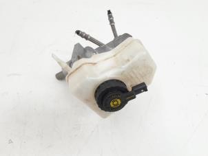 Używane Glówny cylinder hamulcowy BMW 3 serie Touring (E91) 318d 16V Cena € 44,00 Procedura marży oferowane przez GEJO Revisie & Onderdelen BV