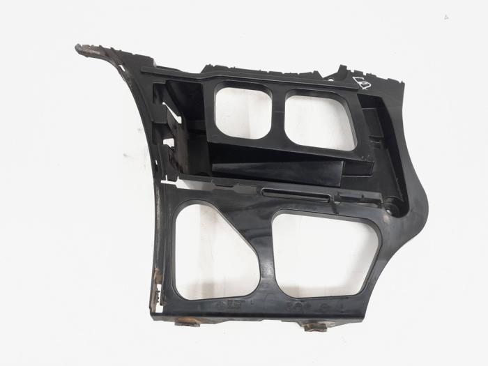Bumper corner bracket