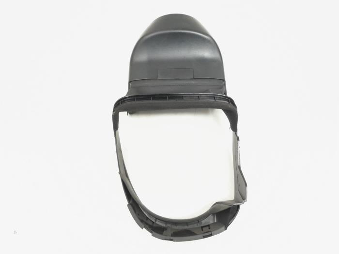 Steering column cap from a BMW 3 serie Touring (E91) 318d 16V 2010