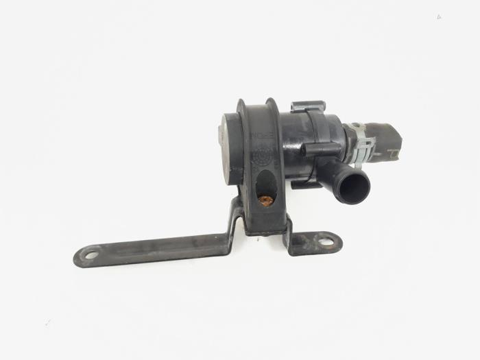 Begagnade Extra vattenpump Volkswagen Scirocco (137/13AD) 1.4 TSI 122 16V Pris € 9,00 Marginaltabell erbjuds av GEJO Revisie & Onderdelen BV