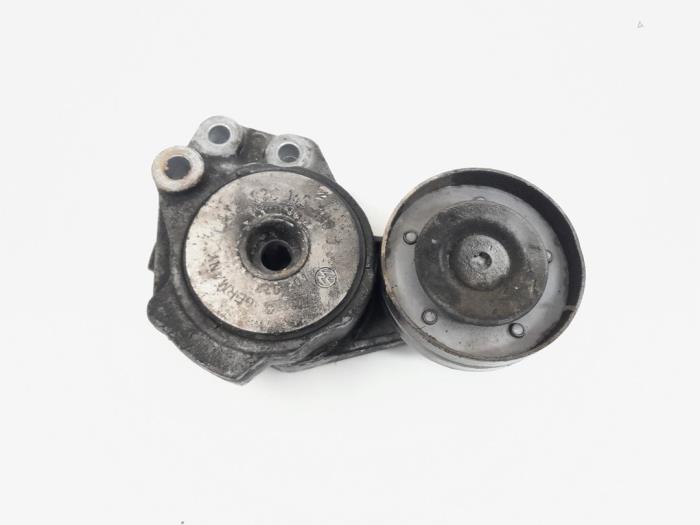 Spanrolle multiriem van een Volkswagen Golf Plus (5M1/1KP) 1.4 TSI 160 16V 2008