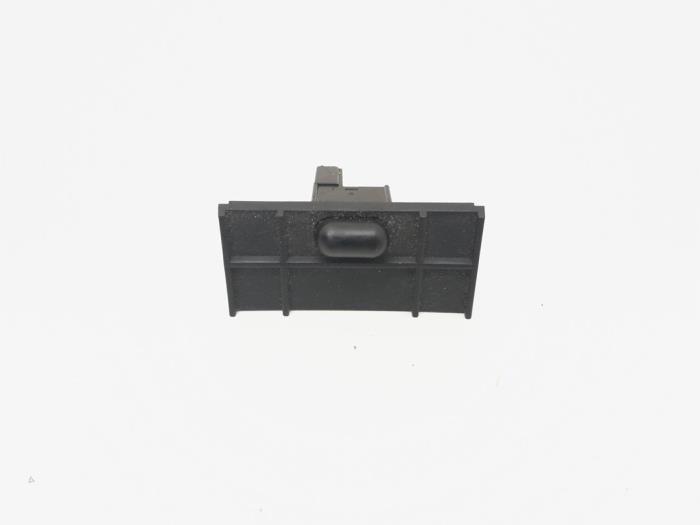 Begagnade Ljussensor Volkswagen Bora (1J2) 2.0 Pris € 9,00 Marginaltabell erbjuds av GEJO Revisie & Onderdelen BV
